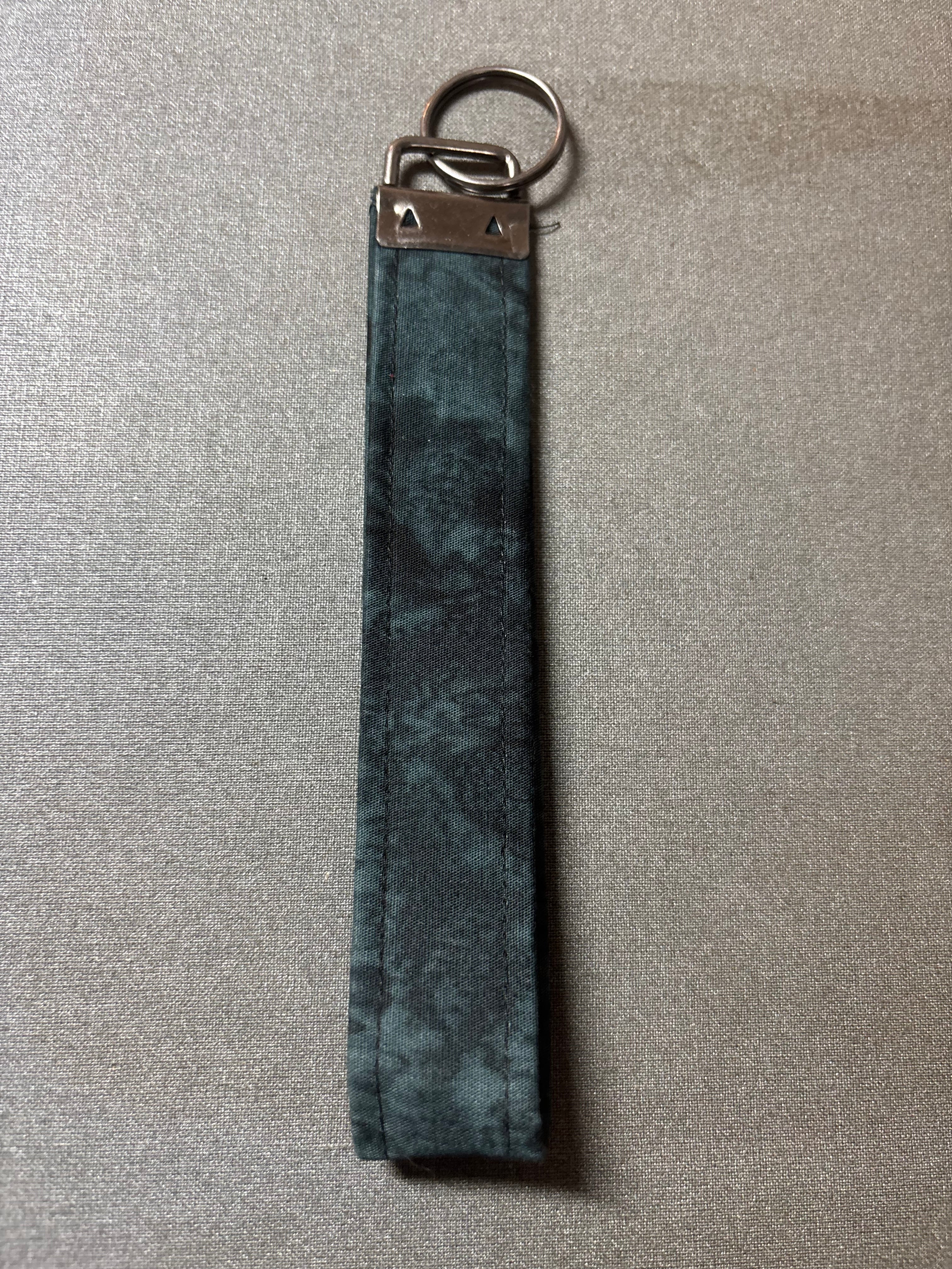 Wristlet keychain