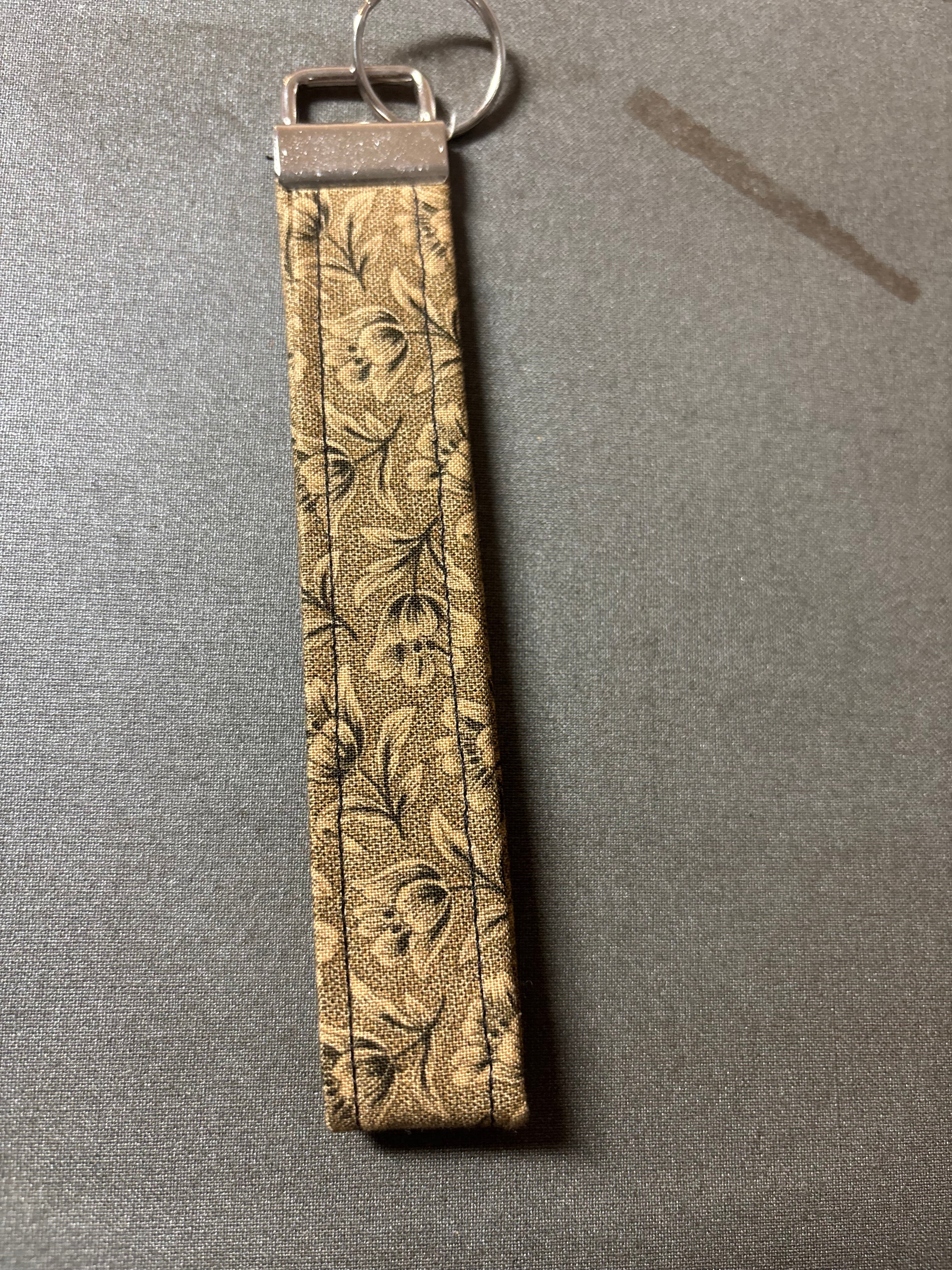 Wristlet keychain