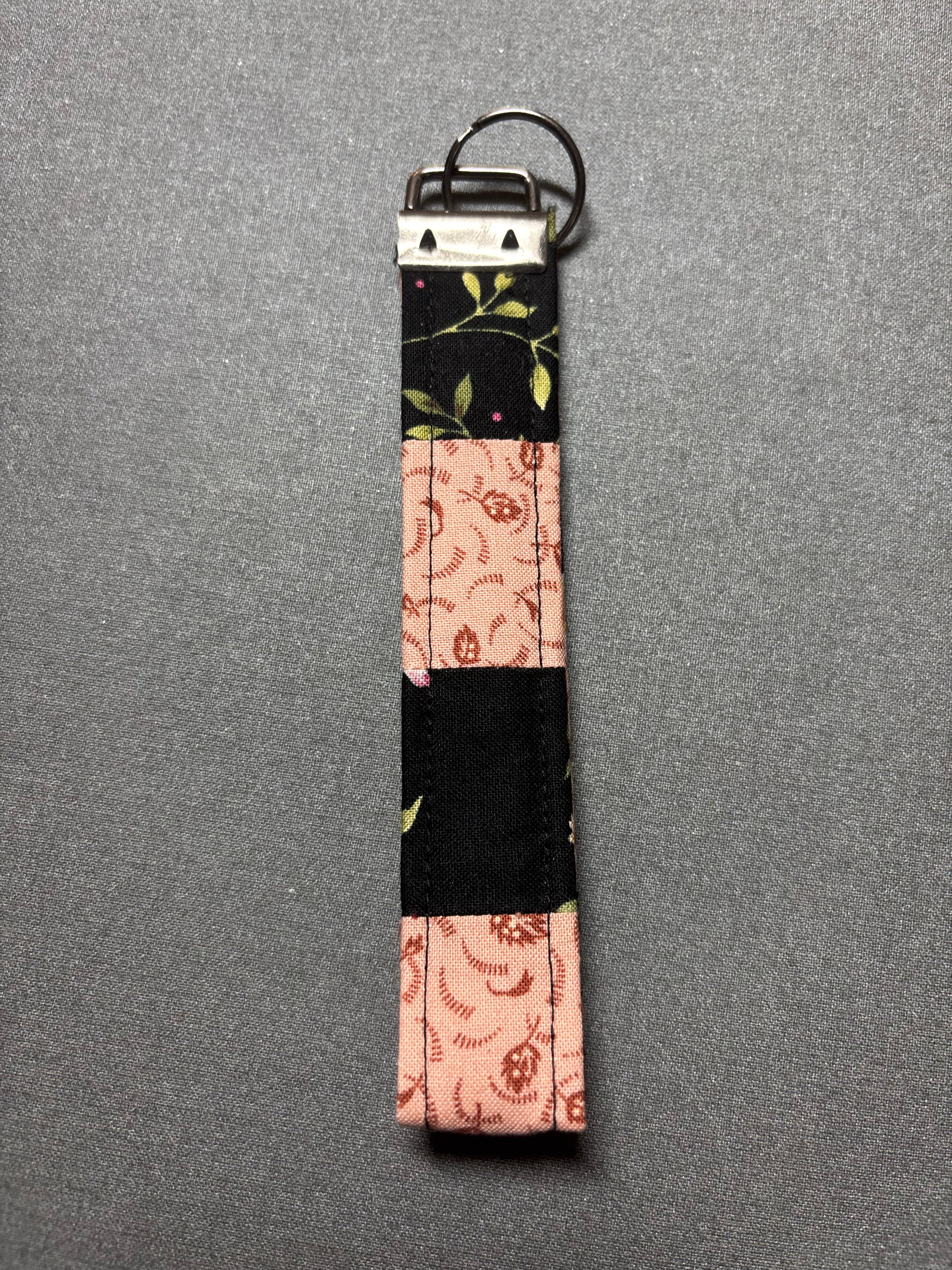 Wristlet keychain