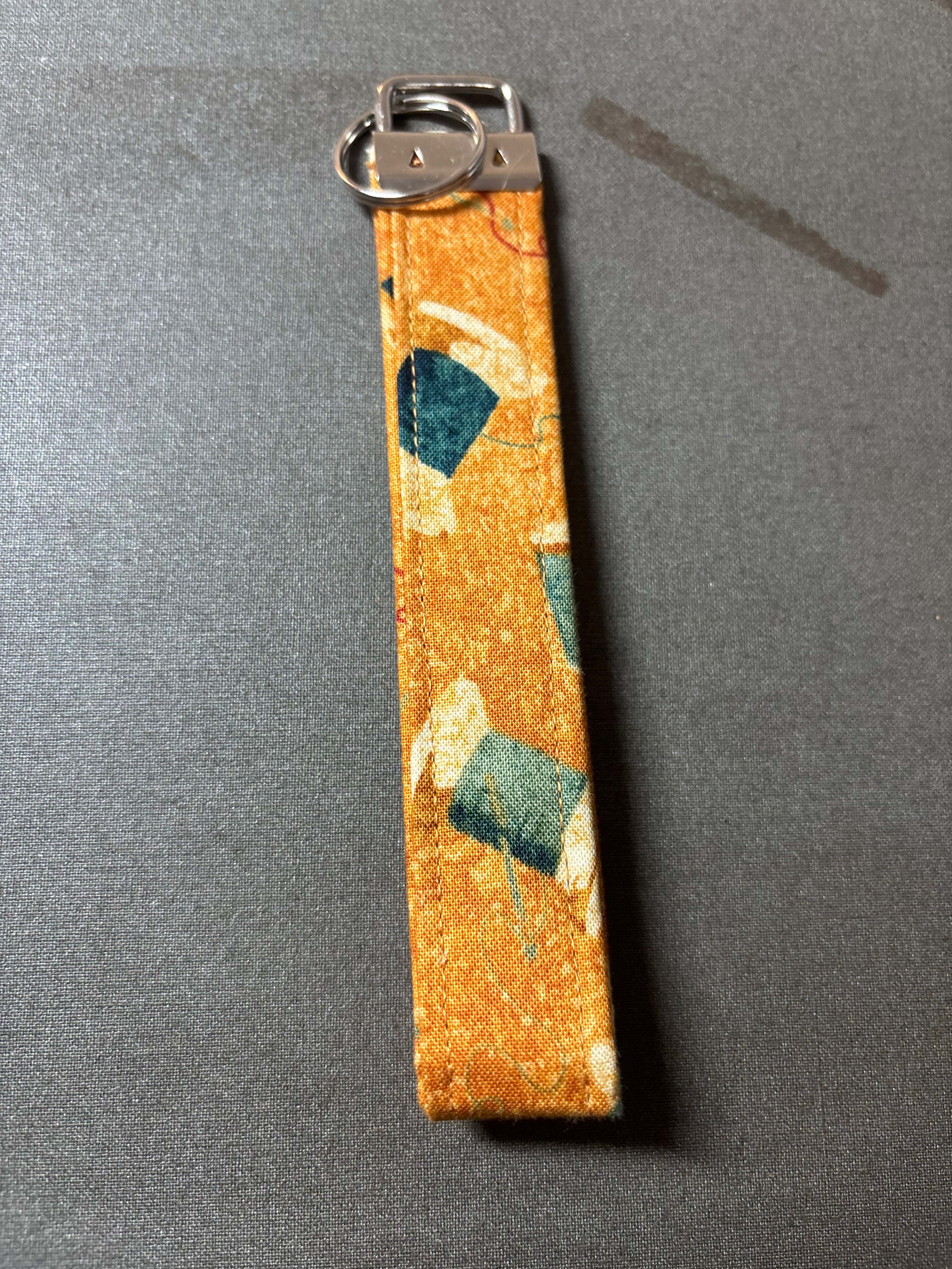 Wristlet keychain