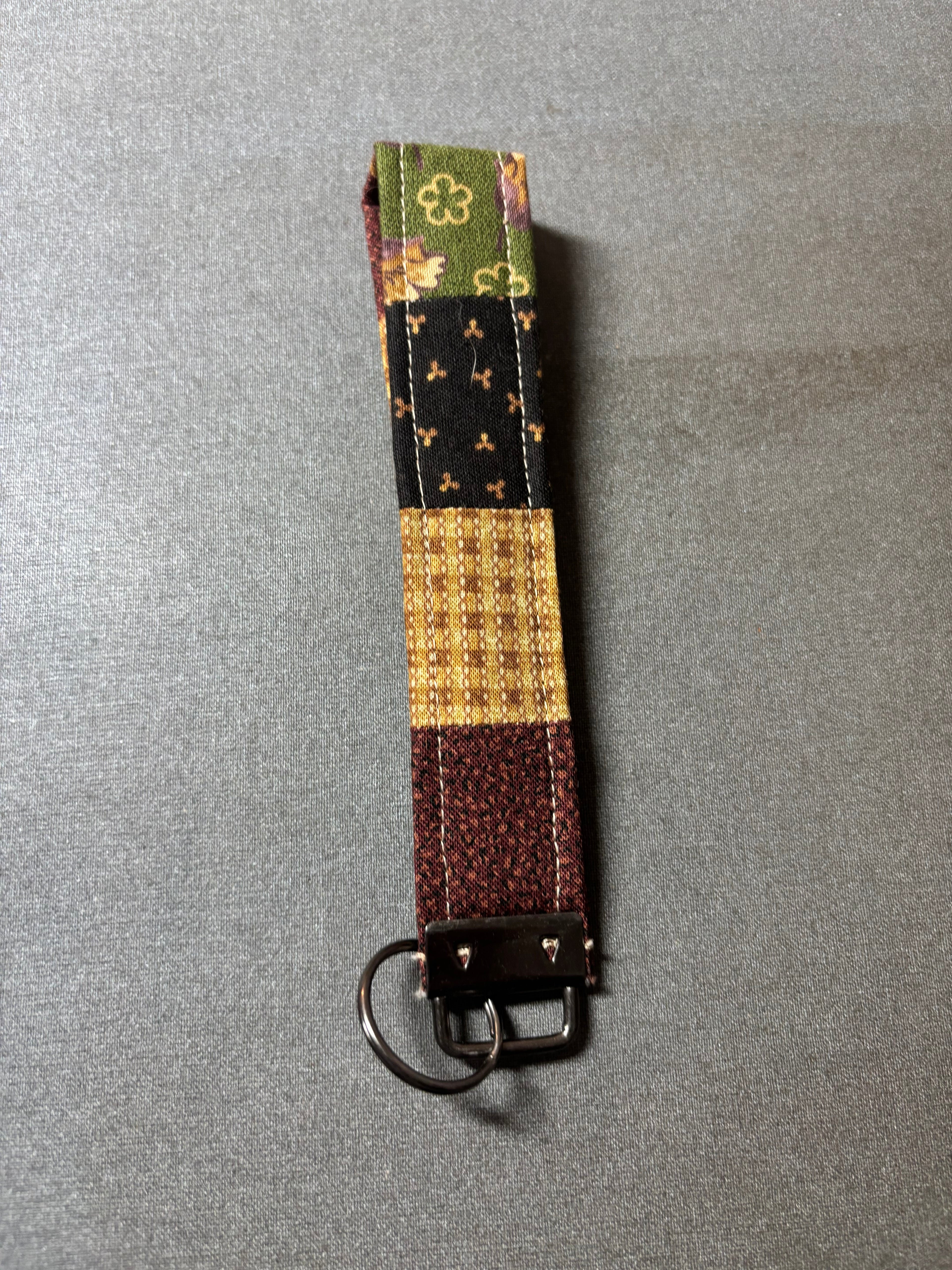 Wristlet keychain