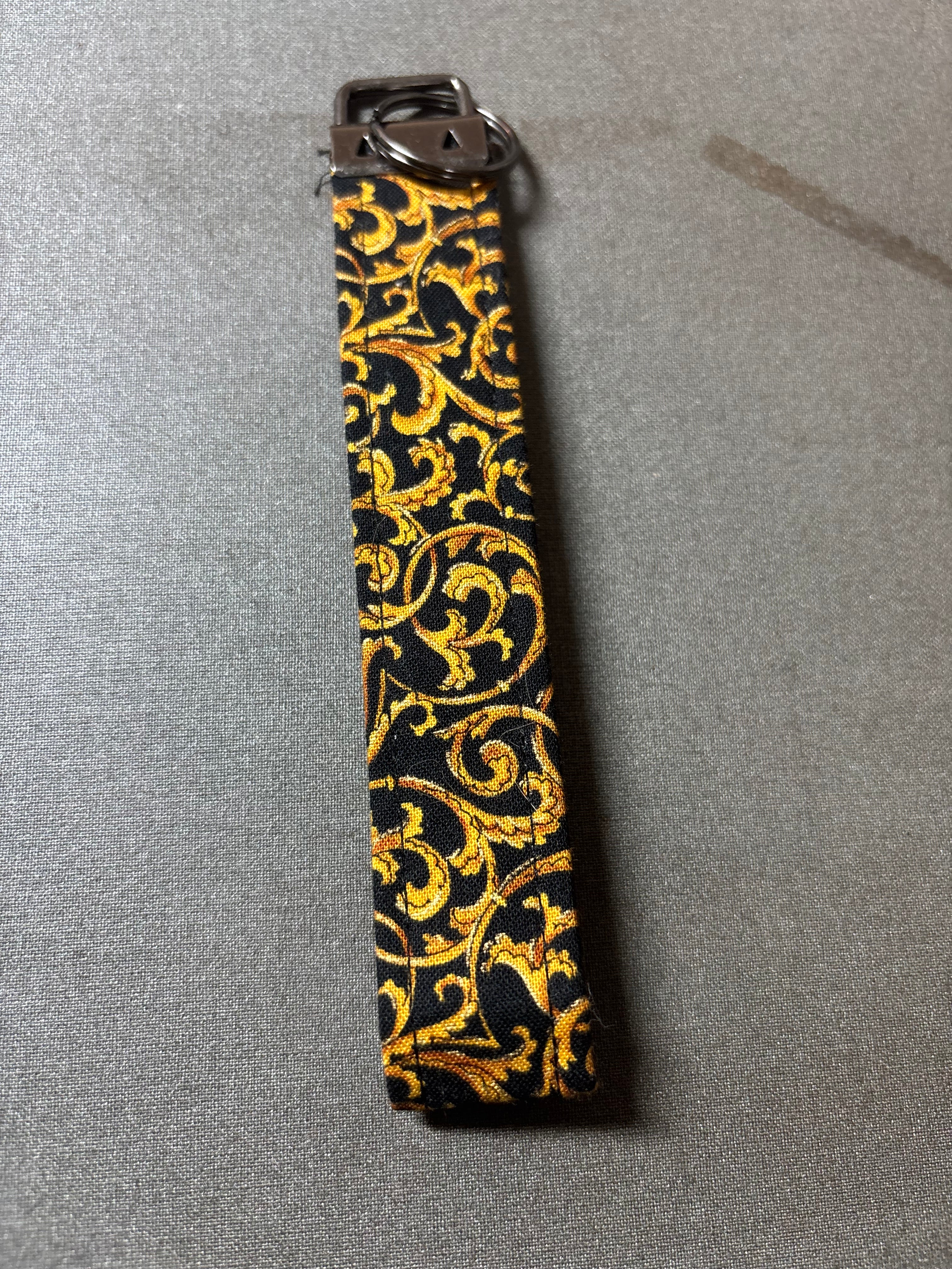 Wristlet keychain