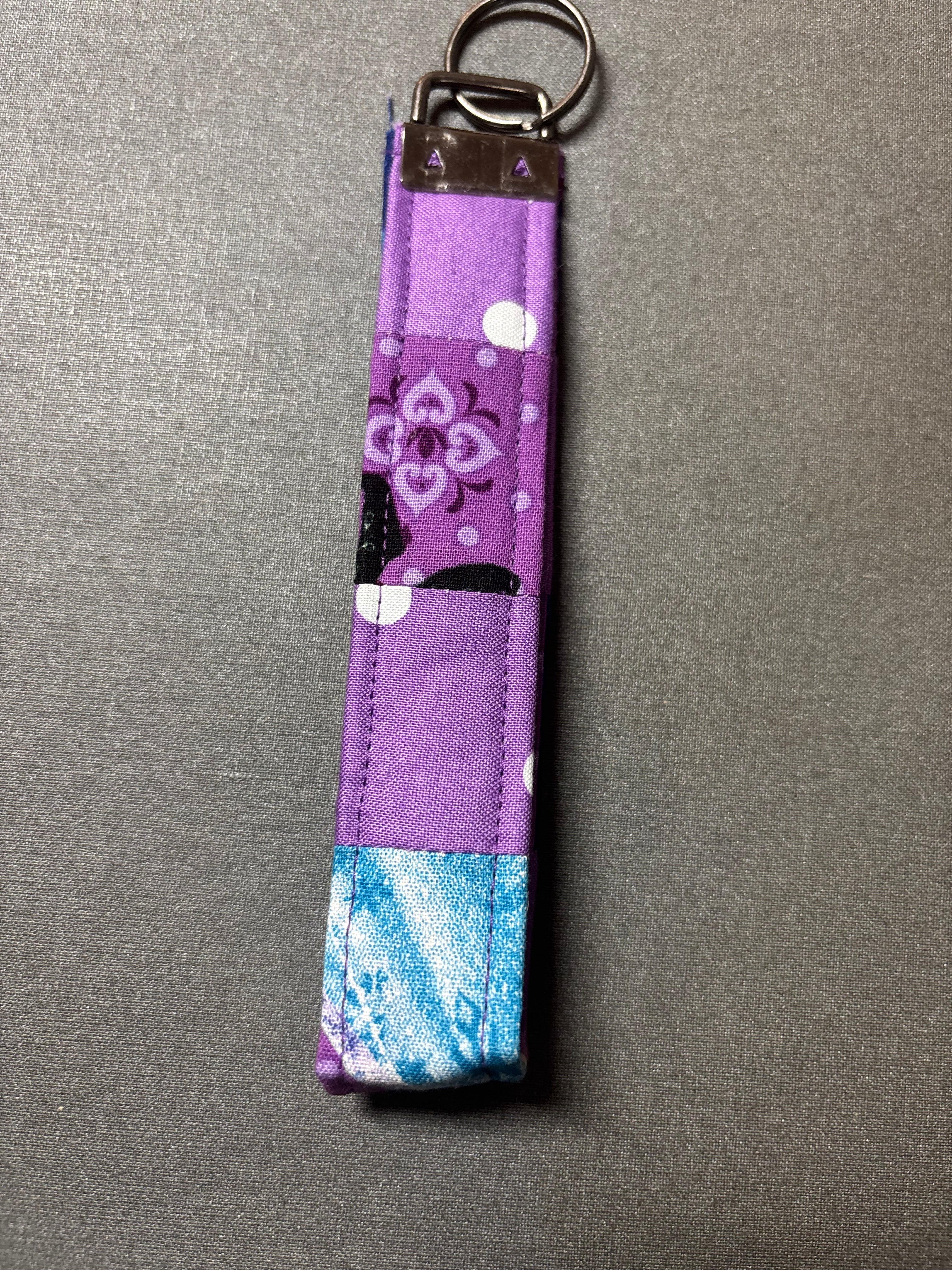 Wristlet keychain