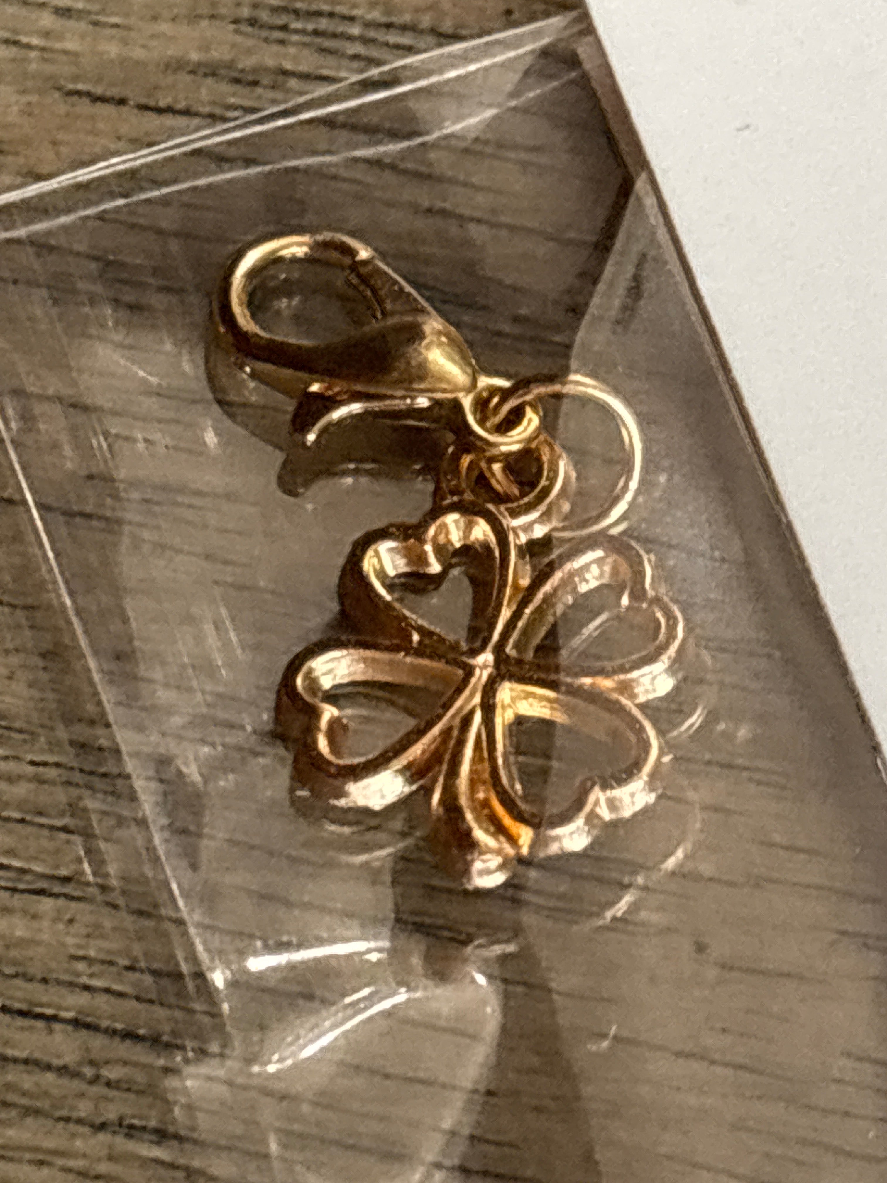 Gold 4 leaf clover charm
