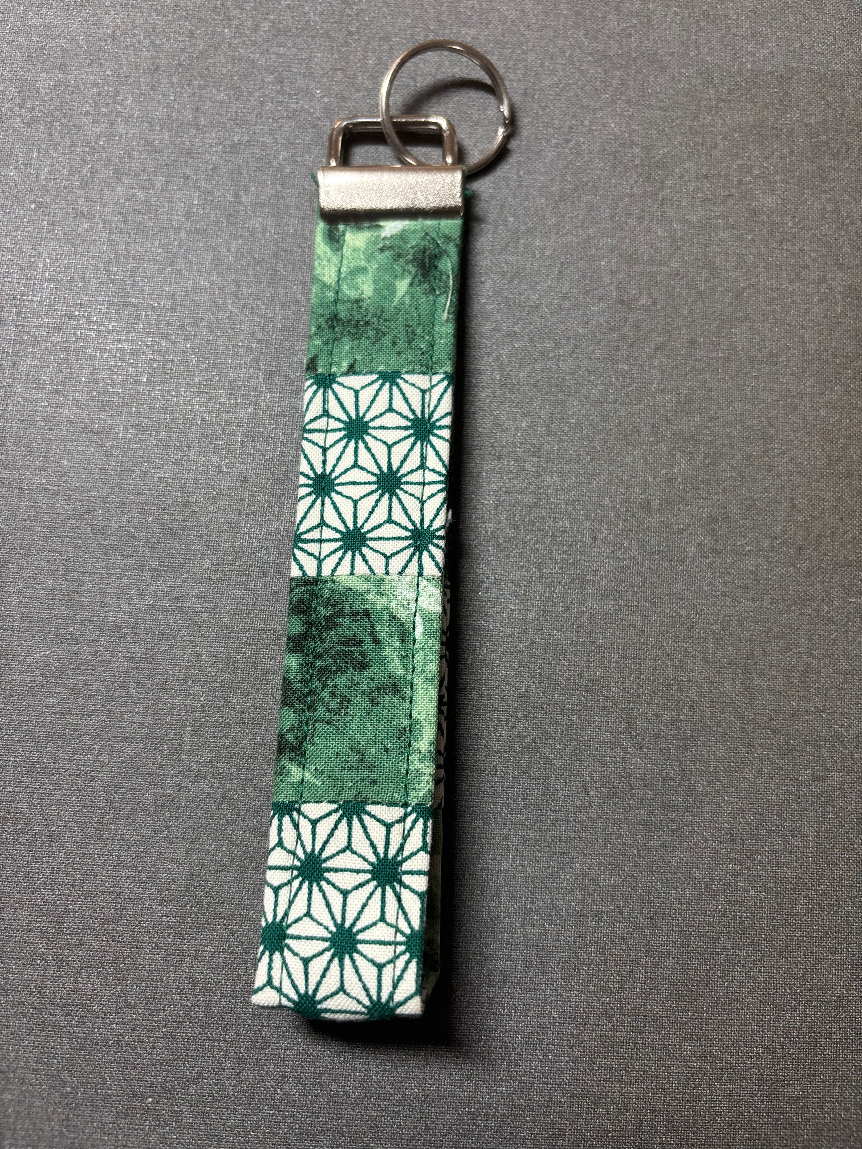 Wristlet keychain