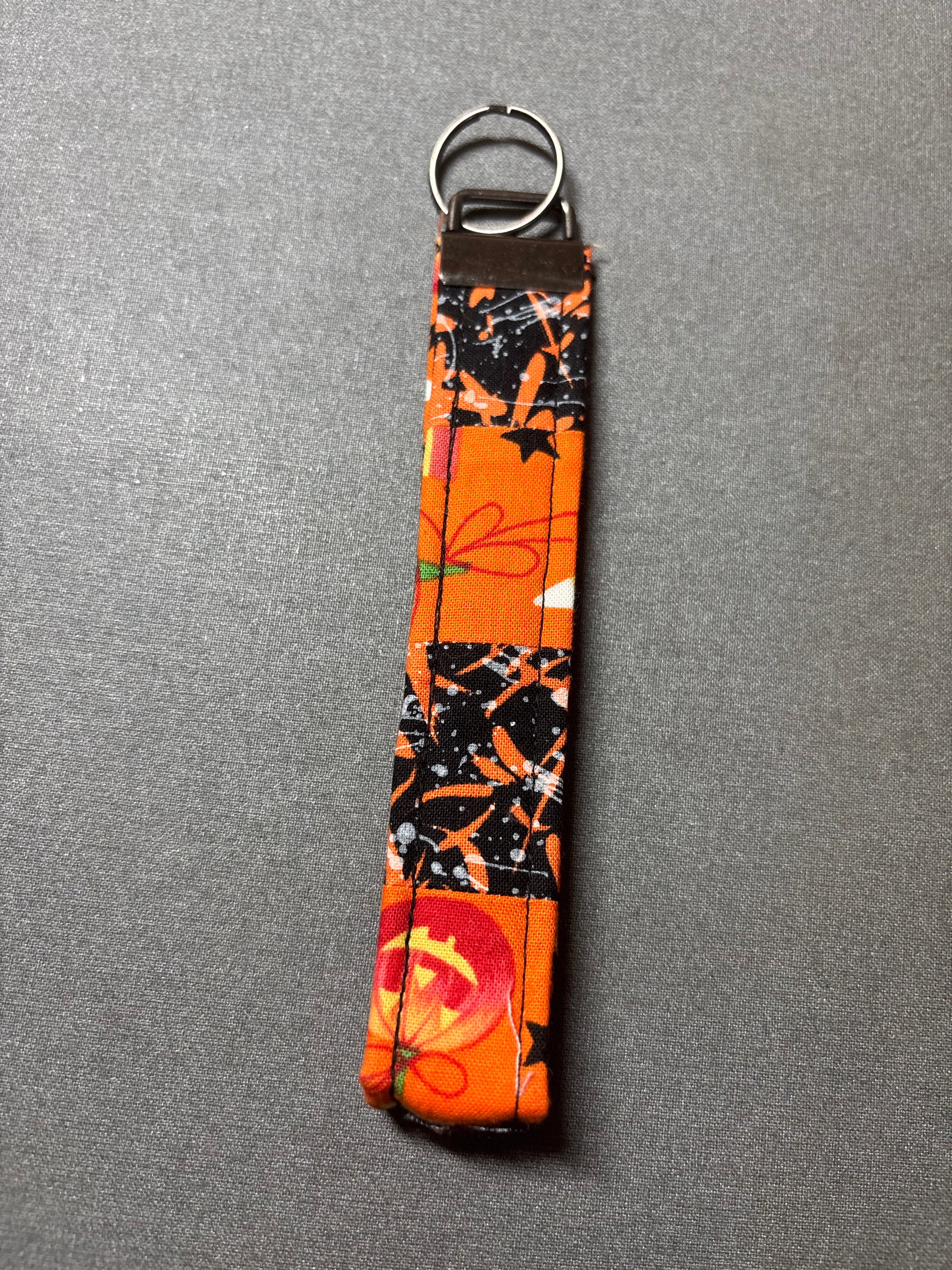 Wristlet keychain