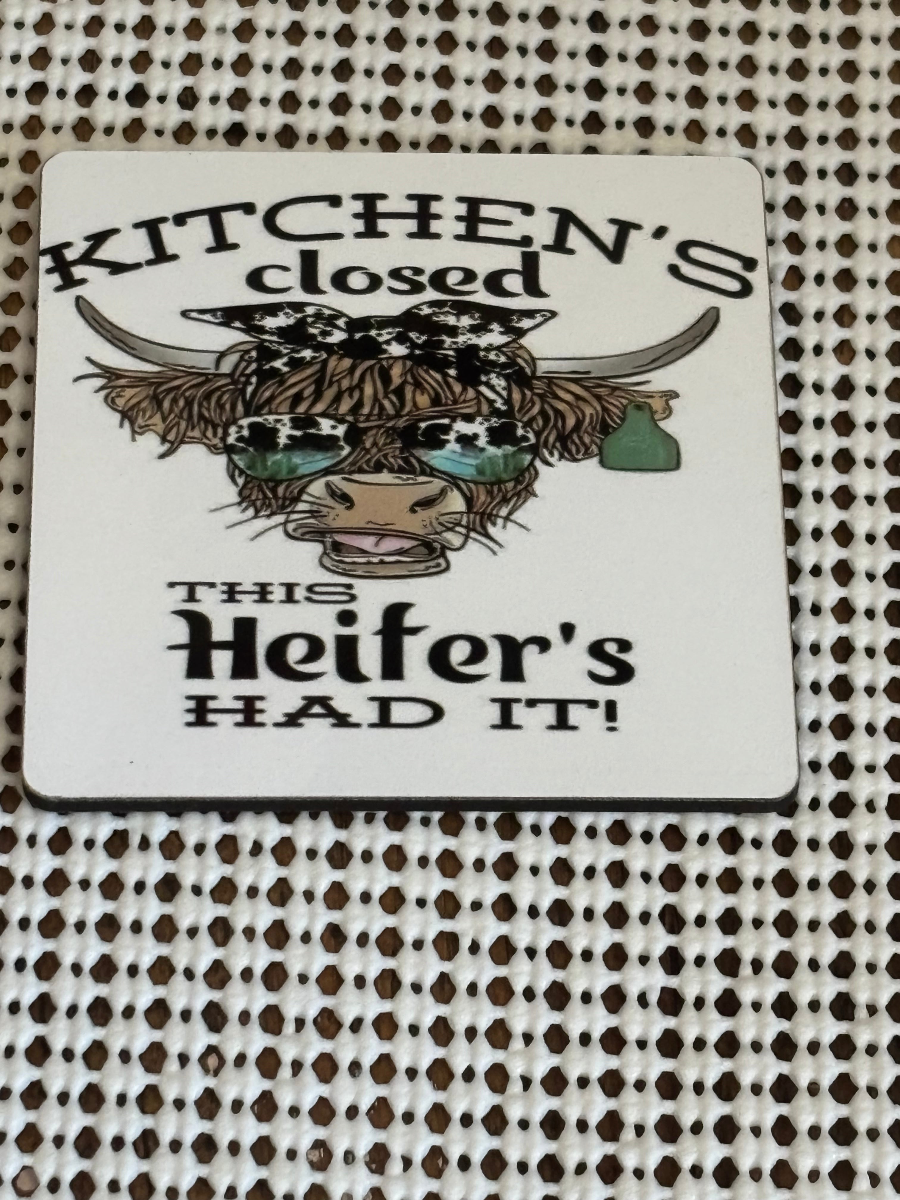 Kitchens closed magnet